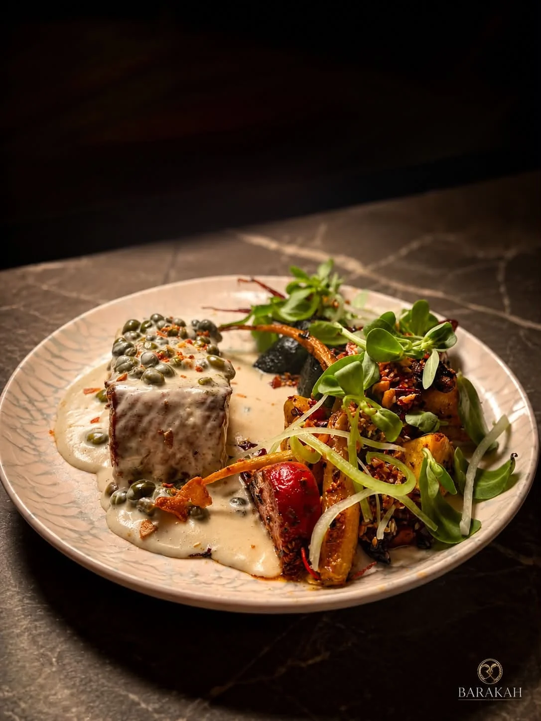 Salmón de BARAKAH en crema con alcaparras y vegetales
